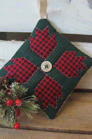 Quilted Christmas Ornament Red and Green