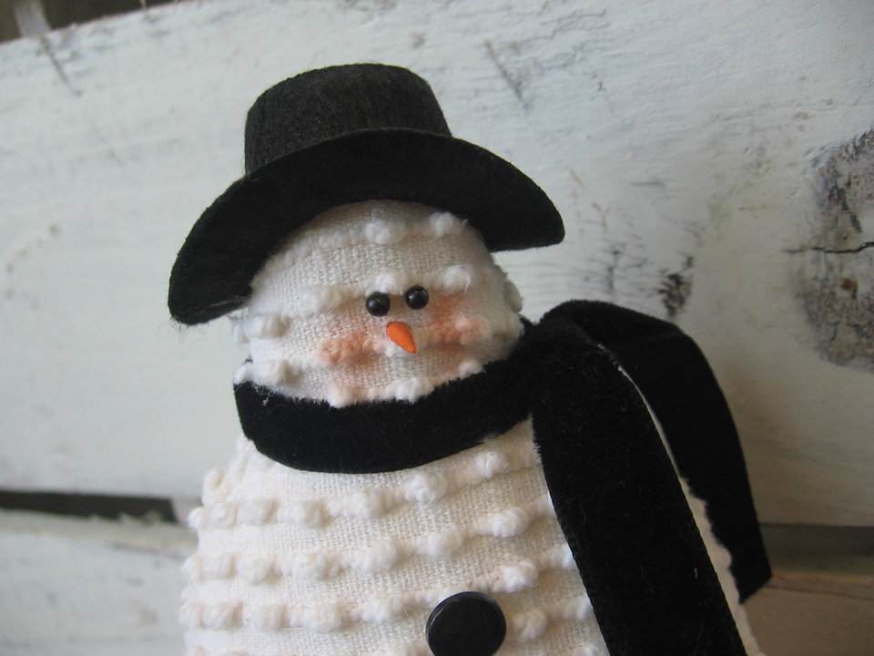 Primitive Plush Snowman Black Trim
