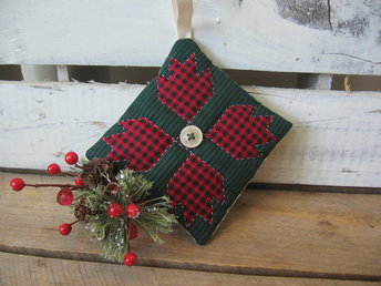 Quilted Christmas Ornament Red and Green