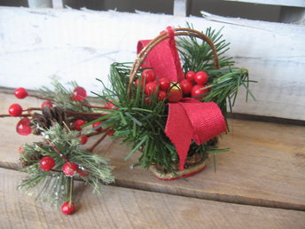 Small Basket Christmas Ornament